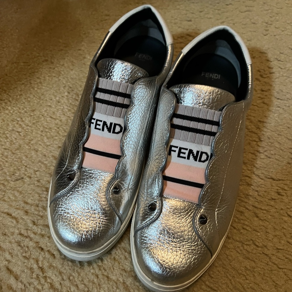 FENDI sneakers size 40-9.5